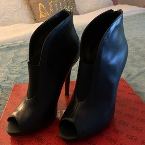 Guess Black Booties, Size 6